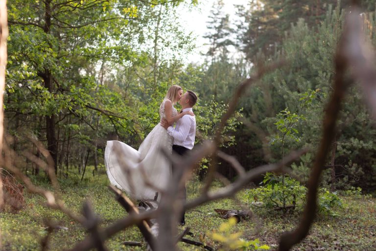 Zdjęcie z sesji plenerowej wykonane przez Craft Media Studio